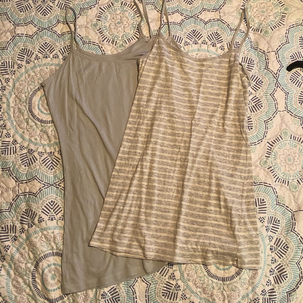 2 GAP Body Tank Tops